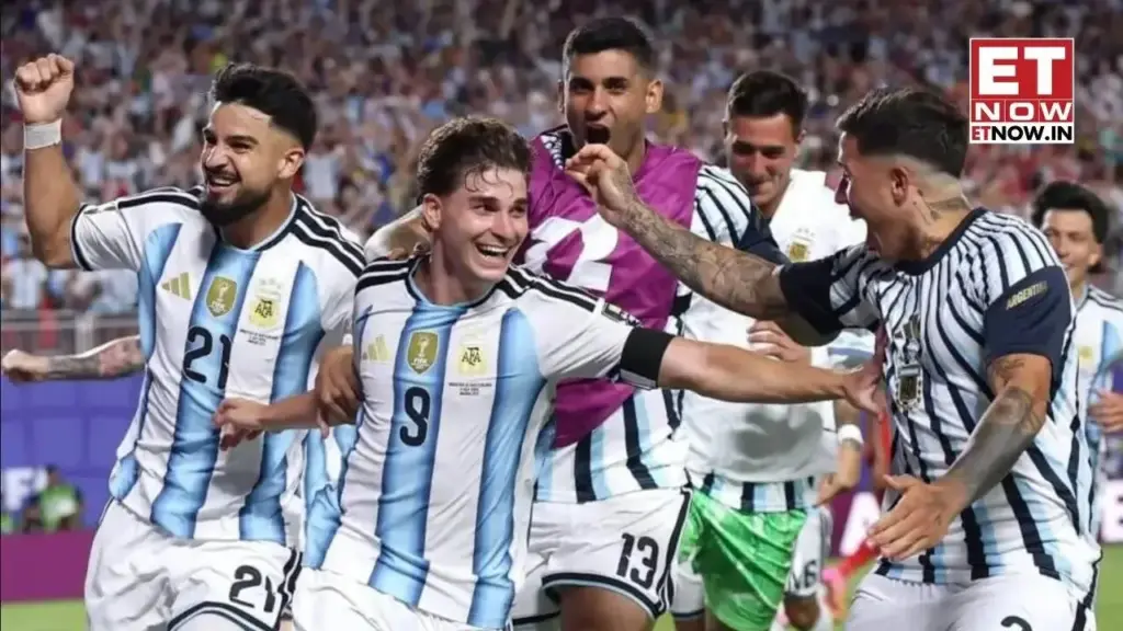Outraged World Cup fans demand FIFA suspend Argentina star for England after rule breach - The Mirror