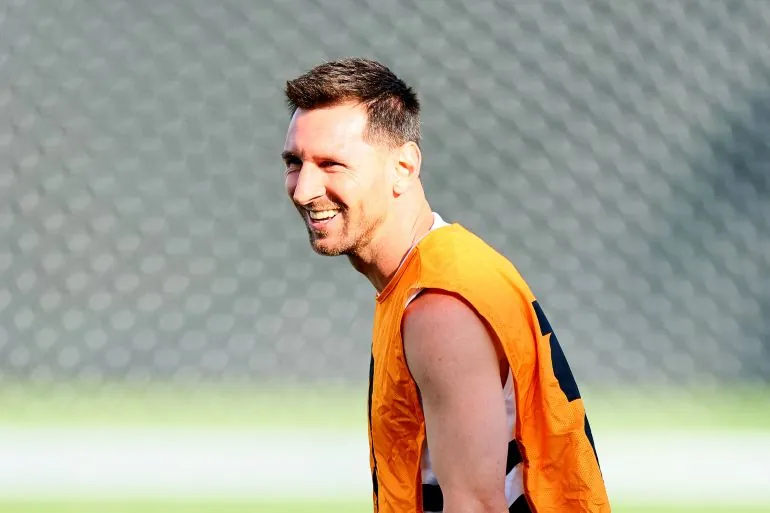 KANSAS CITY, KANSAS - JULY 10: : Lionel Messi #10 of Argentina attends a training session one day ahead of the FIFA World Cup 2026 Quarter Final match at Sporting Kansas City Training Centre on July 10, 2026 in Kansas City, Kansas. Kyle Rivas/Getty Images/AFP (Photo by Kyle Rivas / GETTY IMAGES NORTH AMERICA / Getty Images via AFP)